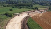 СРБИЈА НАСТАВЉА ДА СЕ ГРАДИ: Напредују радови на изградњи обилазнице око Свилајнца са новим мостом (ВИДЕО)