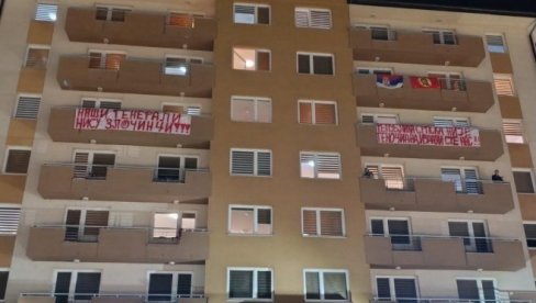 Transparenti širom Srpske na studentskim domovima kao odgovor studentima iz Srbije na njihove parole (FOTO)