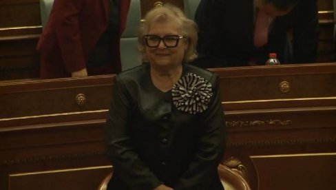 ЛАЖНА ДРЖАВА ДОБИЛА НОВУ ПРЕДСЕДНИЦУ: Изабрана 13 минута после истека рока, претходно усвојен закон о Специјалном суду