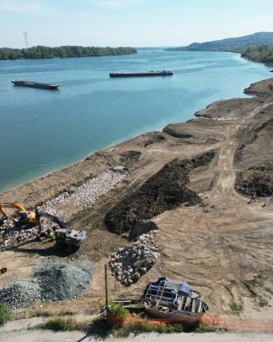 ŠETNJA PORED REKE U VINČI: U zoni čuvenog arheološkog nalazišta Belo brdo Srbijavode rade na priobalju pored Dunava