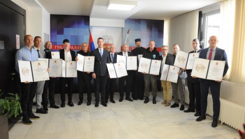 PRIZNANJA ZASLUŽNIM GRAĐANMA: Kraljevčani prigodno i svečano proslavili Krljevadan - Dan svog grada