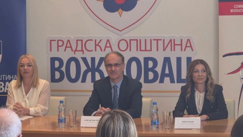 MACUT NA VOŽDOVCU URUČIO 53 UGOVORA: Podrška porodicama izbeglica i interno raseljenih lica (FOTO/VIDEO)