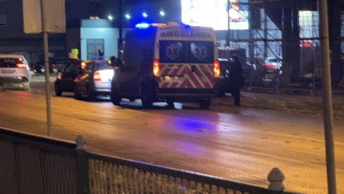 IZVUKLI GA IZ BMV-A I IZBOLI VIŠE PUTA: U Zrenjaninu povređen muškarac