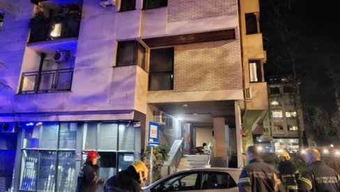 UGAŠEN POŽAR U CENTRU BEOGRADA, NEMA POVREĐENIH: Vatra planula na terasi jednog, a onda se proširila na još dve (FOTO)