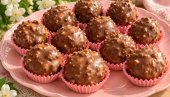ФЕРЕРО КУГЛИЦЕ: Са наполитанкама и еурокремом
