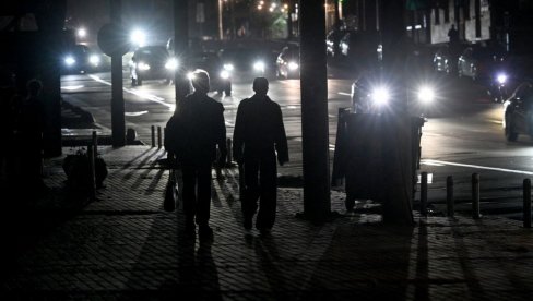 KIJEV U POTPUNOM MRAKU: Ruski napadi prekinuli snabdevanje strujom, metroom i vodom