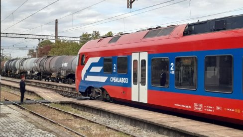 ПОСЛЕ ВИШЕ ОД ПЕТ ГОДИНА: Путнички воз из Ниша поново стигао на лесковачку Железничку станицу