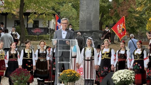 VIŠE OD MILIJARDU DINARA ZA POLJOPRIVREDNIKE U TOPOLI: Sa Oplenačke berbe stigla poruka o novim ulaganjima