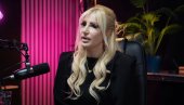 KUPIO ME JE ZA SVA VREMENA: Jovana Tipšin otkrila šta joj je Zdravko Čolić poslao na kućnu adresu (FOTO)