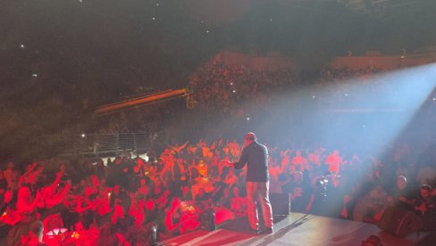 GORI NAJVEĆA BUGARSKA ARENA: Mile Kitić pred veliki jubilej sa publikom u Sofiji (FOTO)