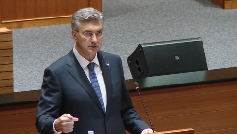 ПЛЕНКОВИЋУ СЕ ОПАСНО ДРМА ФОТЕЉА: Држао говор пред полупразном салом (ВИДЕО)