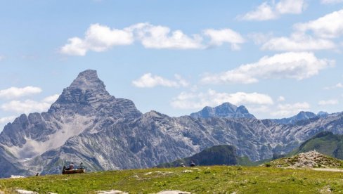 PLANINA U EVROPI SE RASPADA: Naučnici strahuju od katastrofe, vrh bi mogao da se sruši svakog trenutka