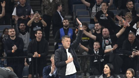 Ovacije u Areni za Sašu Ilića: Trener crno-belih došao da podrži košarkaše protiv Panatinaikosa (VIDEO)