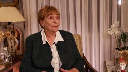 НИЈЕ ХТЕО ДА ОБУЧЕ ПРСЛУК, А БИЛИ СУ СНАЈПЕРИСТИ ТУ Мајка Александра Вучића открила кроз шта је све пролазила и када је највише страховала