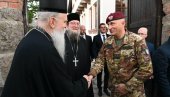 ADMIRAL VAJKOF I NOVI KOMANDANT KFOR-A POSETILI GRAČANICU: Mitropolit Teodosije istakao značaj zaštite srpskih svetinja