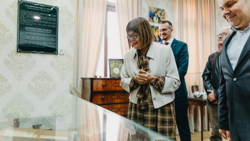 ОБНОВЉЕНА СПОМЕН-КУЋА МИЛЕВЕ МАРИЋ АЈНШТАЈН: Рума чува успомену на велику научницу
