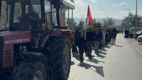 KORAK PO KORAK DO NOVOG SADA: Mladi nakon provedene noći u Futogu, ponovo na putu ka velikom skupu podrške Vučiću (FOTO)
