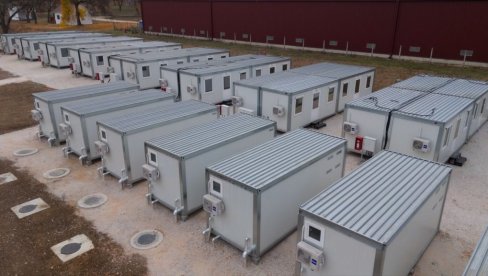 NOVI SMEŠTAJNI KAPACITETI ZA PRIPADNIKE VOJSKE SRBIJE: Kasarna u Novom Pazaru dobila dodatne objekte za boravak i odmor (FOTO)