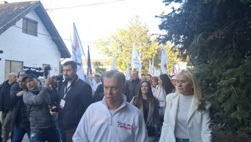 JEL VIDI NEKO KOLIKA JE KOLONA Vučić: Drago mi je što vidim koliko je širok slobodarski pokret otpora