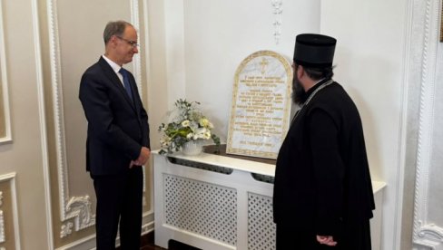 SRBIJA NE ZABORAVLJA SVOJ NAROD: Macut u Dalju poručio da se duhovni i kulturni koreni moraju čuvati (FOTO)