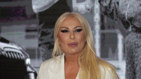 NISAM USPELA RANIJE DA JE SNIMIM, BILO MI JE MNOGO TEŠKO: Elma Sinanović posvetila pesmu pokojnom suprugu
