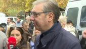 DANAS SAM DOBIO NAJSLAĐI POLJUBAC OD JEDNE PRINCEZE:  Vučić podelio preslatku scenu iz Kovilova, devojčica ga oduševila! (VIDEO)