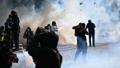 PROTESTI ODJEKNULI I IZVAN GRANICA FRANCUSKE: Makron traži rešenje, najavljene nove demonstracije (FOTO)