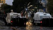 VODENI TOPOVI, SUZAVAC I GUMENI MECI: Rama naredio da horor mora stati - Policija u Tirani uzvratila brutalno vandalima (VIDEO)