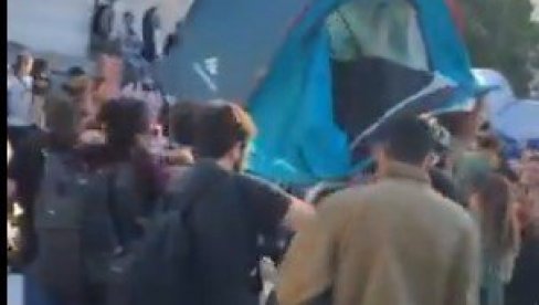 DESETINE ŠATORA NA GLAVNOM TRGU LISABONA: Demonstranti ne odustaju, traže niže kirije i veće plate (VIDEO)