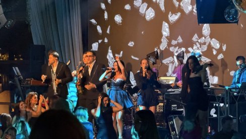 ZAGREVANJE PRED SOLISTIČKI KONCERT: Chegi bend napravio dar-mar u Beogradu (FOTO)