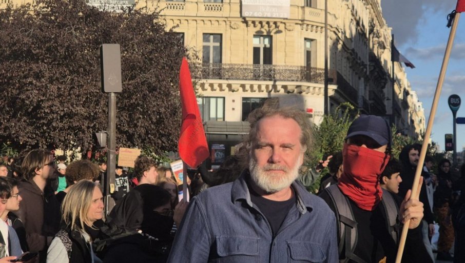 Haos u Sevilji: Turista zaglavio crvenim Ferrarijem u istorijskom centru