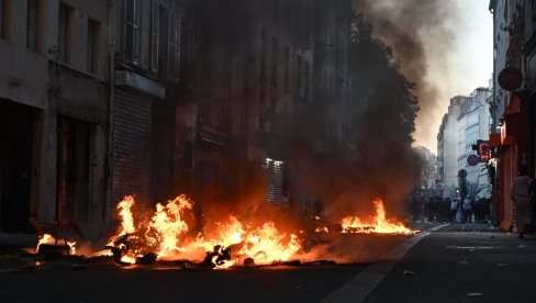 POSLE PARIZA I LIONA, I MARSEJ UVODI POLICIJSKI ČAS: Oštećeno preko 500 prodavnica, više od 100 uhapšenih