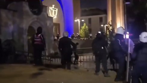 HAOS U TIRANI: Demonstranti od policije pobegli u pravoslavnu crkvu - obračun usred svetog mesta (VIDEO)