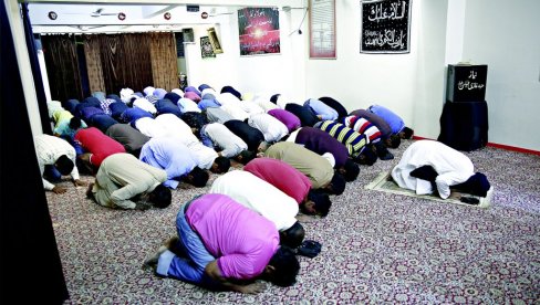 SUKOB I ZBOG MOLITVE: Nesporazumi dve islamske zajednice u Srbiji ponovo u fokusu