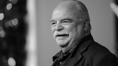 HOLIVUD ZAVIJEN U CRNO: Preminuo čuveni komičar u 78. godini života