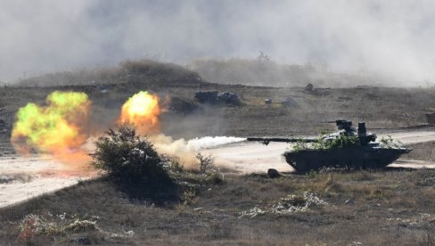 POGLEDAJTE - SRPSKI OKLOPNJACI NA BRANIKU OTADŽBINE: Elitni tenkisti pokazali zastrašujuće mogućnosti tenka T-72MS (FOTO/VIDEO)