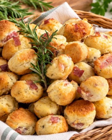 SLANI ZALOGAJČIĆI: Sa pančetom i parmezanom