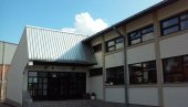 NOVI PODOVI U UČIONICAMA: Vredna investicija u OŠ „Mladost“ u Vrnjcima