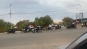 MOĆAN PRIZOR: Bajkeri sa trobojkama u koloni krenuli na veliki skup u Nišu (VIDEO)