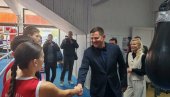Српски боксерски савез у хуманој мисији, донација крушевачком клубу 14. октобар КШ 037