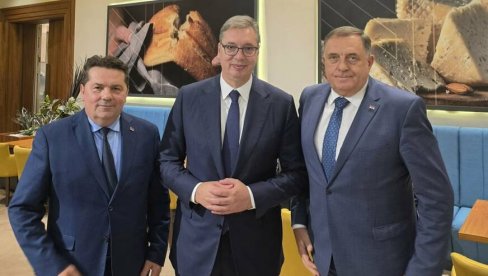НЕНАД СТЕВАНДИЋ: Нова нишка декларација Уједињена Србија и Српска (ФОТО)