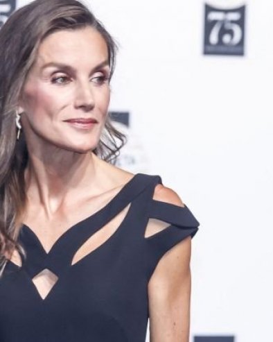 LETICIJA U IZDANJU ZA PAMĆENJE! Elegantna haljina ukrala je sve poglede, ali je narukvica koju nije nosila 22 godine otkrila mnogo više