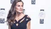 LETICIJA U IZDANJU ZA PAMĆENJE! Elegantna haljina ukrala je sve poglede, ali je narukvica koju nije nosila 22 godine otkrila mnogo više