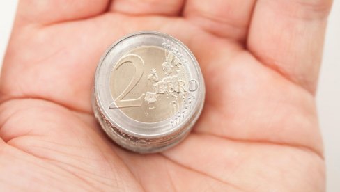 Za ovaj novčić od dva evra Vladimir traži 4.000 evra: U zamenu mu nude zlato, srebro i automobil