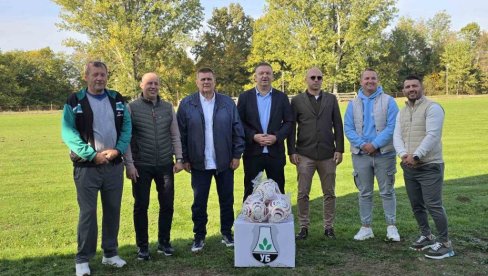 POMOĆ KLUBOVIMA: Sportski savez Srbije poklonio opremu Ubljanima