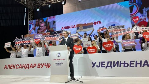 VUČIĆ NA BINI: Ruzmarin na skupu liste ”Ujedinjena Srbija