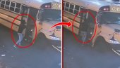 I DA SAM POGINUO, VREDELO BI: Heroj spasao 20-oro dece! Uleteo u školski bus koji je jurio dok se vozač gušio i uspeo da povuče ručnu