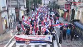 TROBOJKE, BALONI, RUZMARIN... Moćni snimci iz Požarevca sa skupa Aleksandar Vučić - Ujedinjena Srbija (VIDEO)