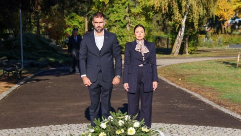 NIKAD SE NE ZABORAVLJA  23. OKTOBAR: U Novom Sadu obeležen Dan oslobođenja: