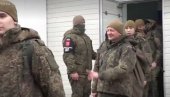 ОВАКО ИЗГЛЕДА ОСМЕХ И СРЕЋА ХЕРОЈА: Министарство одбране Русије објавило снимак војника враћених из украјинског заробљеништва (ВИДЕО)